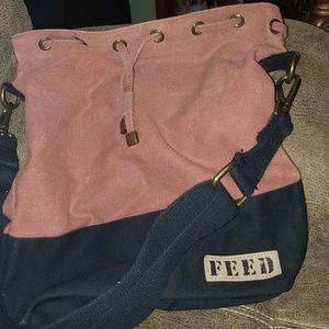 Feed shoulder bag